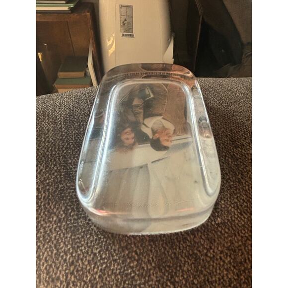 Ronald & Nancy Reagan Vintage Heavy Paperweight Glass Departing Whitehouse - Picture 2 of 6